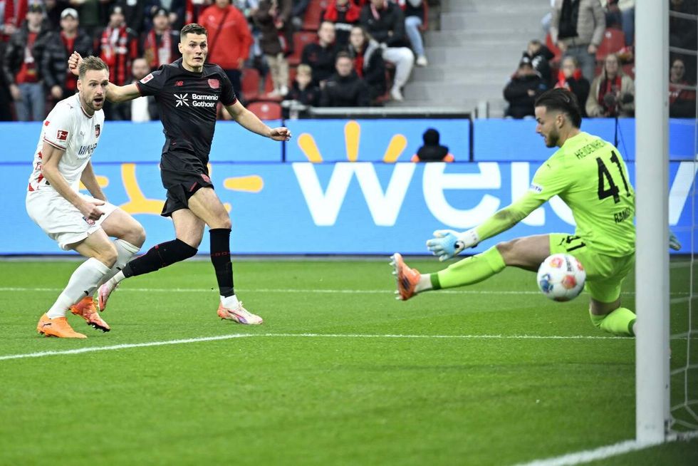 ONLINE: Leverkusen - Heidenheim 3:0. Schick skóroval dvakrát za 20 minut ONLINE: Leverkusen - Heidenheim 3:0. Schick skóroval dvakrát za 20 minut