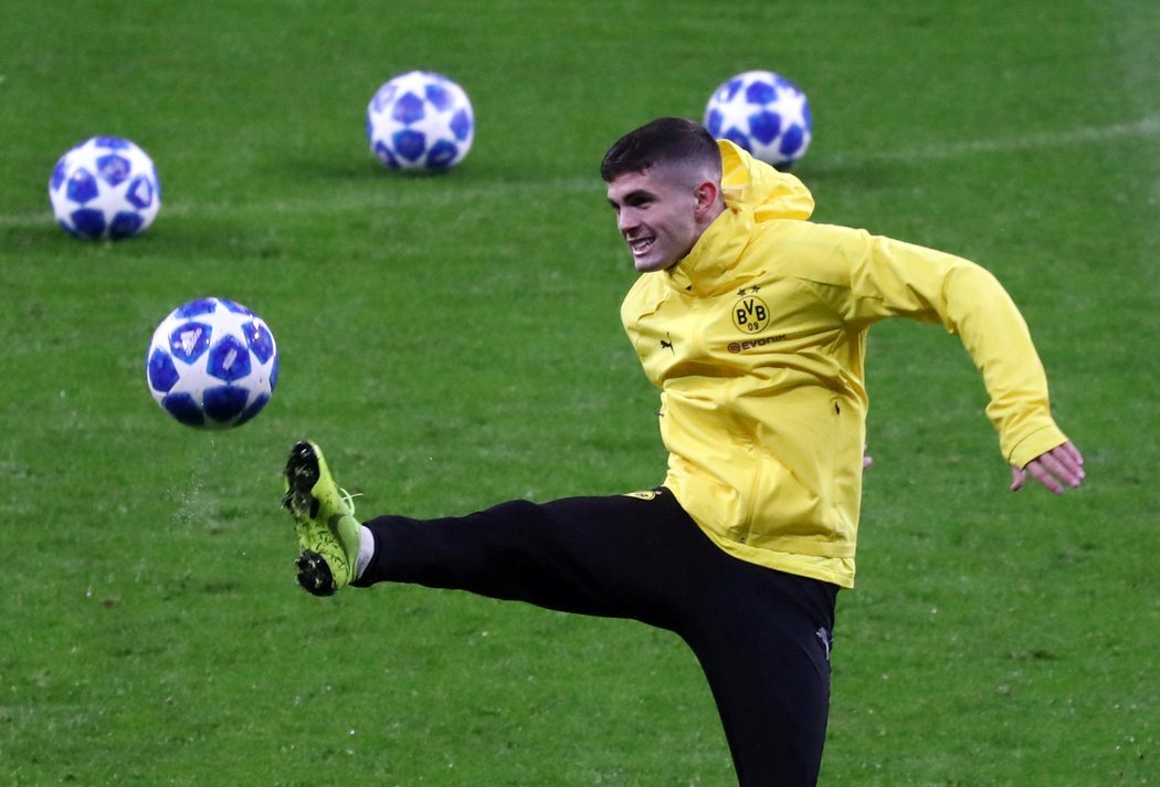 Záložník Christian Pulisic přestoupil z Dortmundu do Chelsea