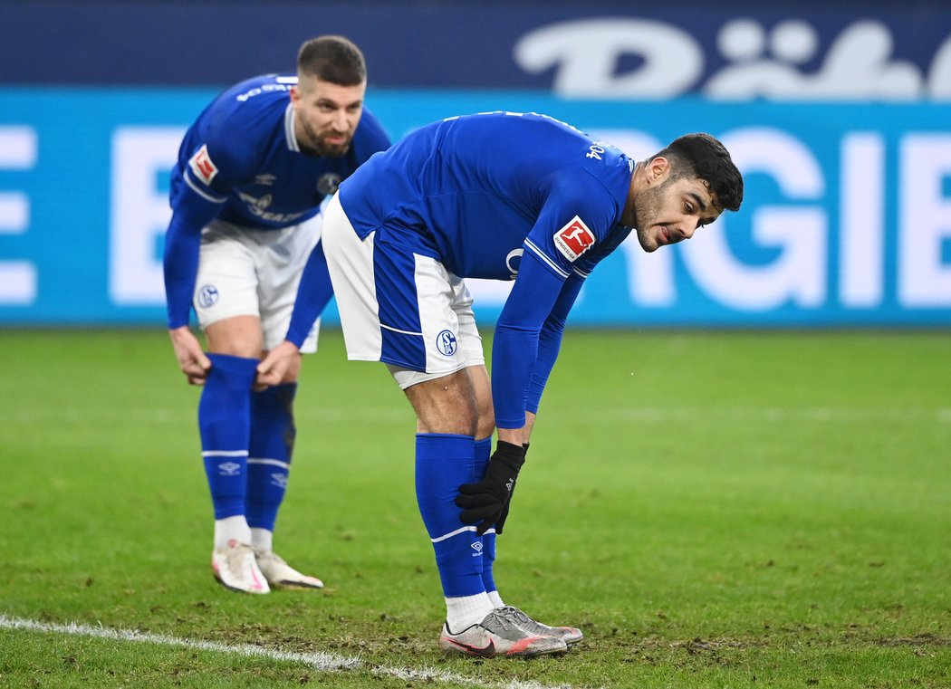 Schalke je zase blíž sestupu. Slavný klub tíží nejen obří dluhy