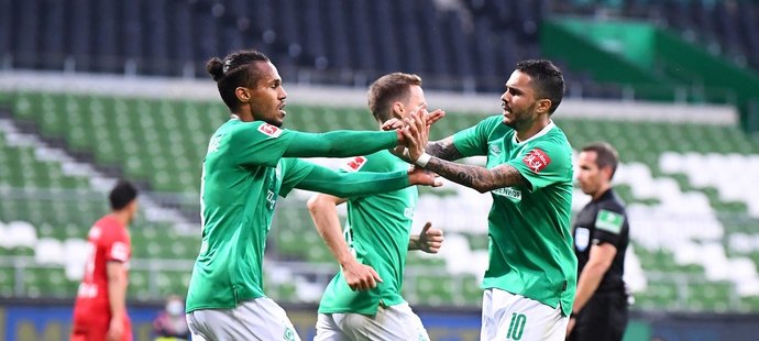 Český obránce Theodor Gebre Selassie se proti Leverkusen zapsal mezi střelce, na body pro Brémy však jeho branka nestačila