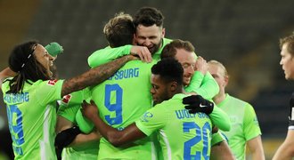 Wolfsburg vyhrál v Bielefeldu, v neúplné tabulce je třetí