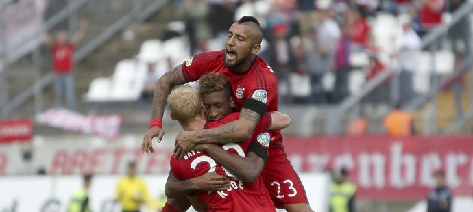 Kingsley Coman se raduje ze svého gólu do sítě Bayernu, úřadující mistr vyhrál 3:0