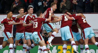 Burnley má jistou Premier League, Skalákův Brighton musí bojovat