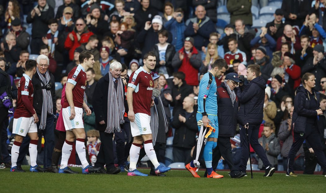 Mužstvo Burnley před zápasem s Lincolnem