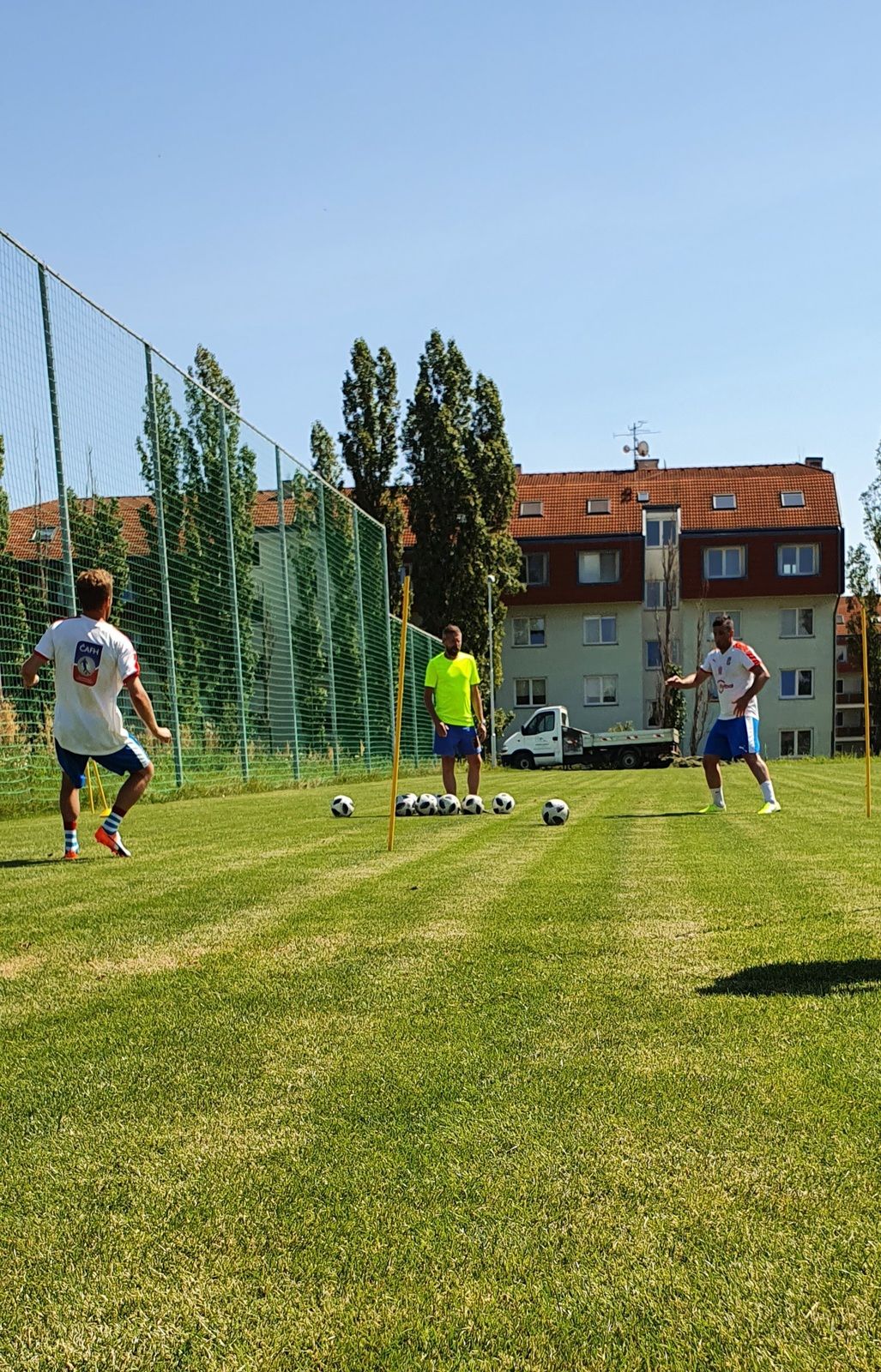 Hráči bez angažmá se na kempu ČAFH připravují pod vedením trenéra Martina Haška