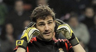 Casillasův palec se léčí rychleji, gólman by mohl hrát za měsíc