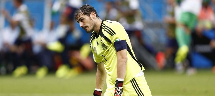 Kapitán Iker Casillas se podepsal svou chybou pod čtvrtý gól a Španělsko schytalo od Nizozemska historický výprask
