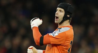 Čech může slavit! Vychytal 170. nulu a zlomil rekord v Premier League