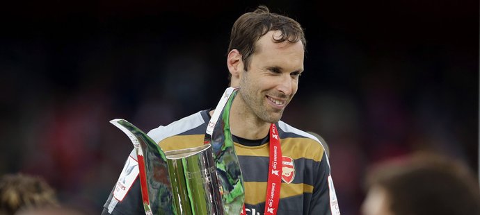 Petr Čech po výhře na domácím Emirates Cupu v dresu Arsenalu