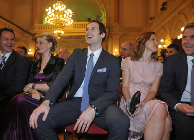 Petr Čech púřed zahájením přenosu vyhlášení 47. ročníku ankety Sazka Fotbalista roku 2011 Petr Čech púřed zahájením přenosu vyhlášení 47. ročníku ankety Sazka Fotbalista roku 2011
