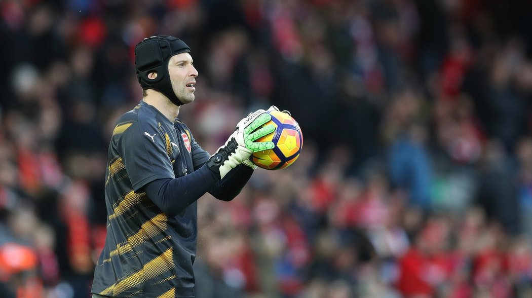 Český brankář Petr Čech před zápasem s Liverpoolem