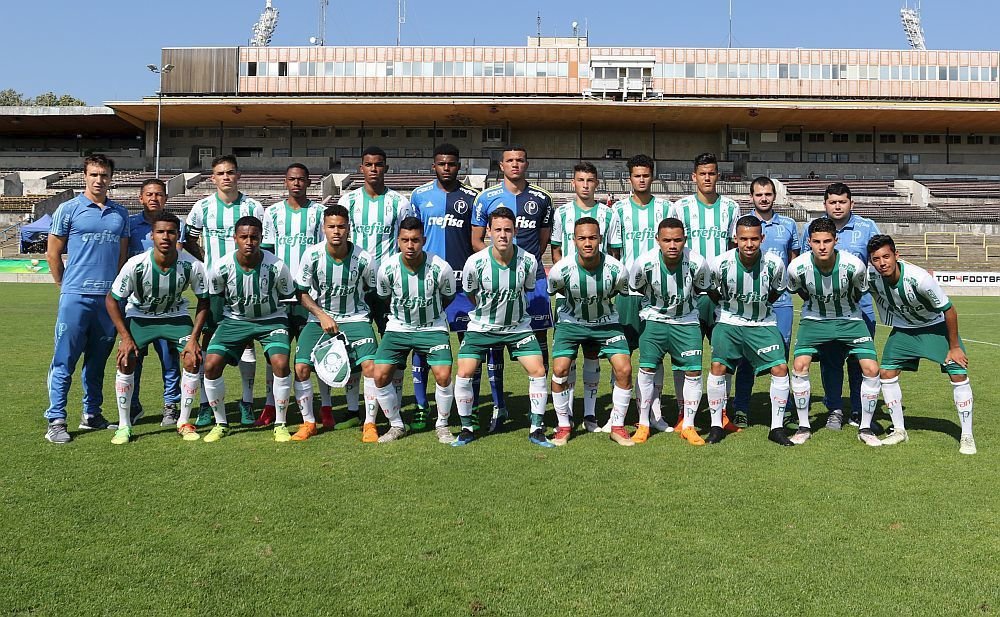 Mladíci z brazilského Palmeiras ovládli na CEE Cupu svou skupinu a zahrají si finále