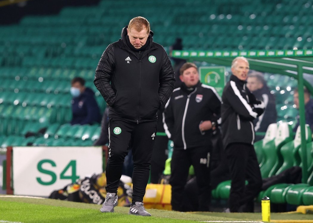 Trenér Neil Lennon nemá v Celtiku na růžích ustláno. Fanoušci volají po špatných výkonech po jeho konci