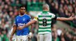 Kapitán Celticu Glasgow Scott Brown (vpravo) a Alfredo Morelos, hráč Rangers