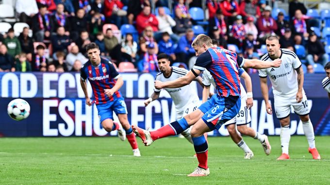 Proč si Červ bral penaltu? Ať se na mě nezlobí, ale technika není jeho předností Proč si Červ bral penaltu? Ať se na mě nezlobí, ale technika není jeho předností