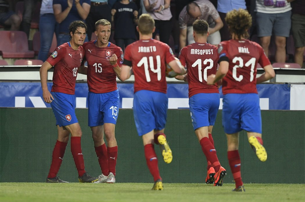 Česká reprezentace porazila Bulharsko 2:1, oba góly vstřelil Patrik Schick