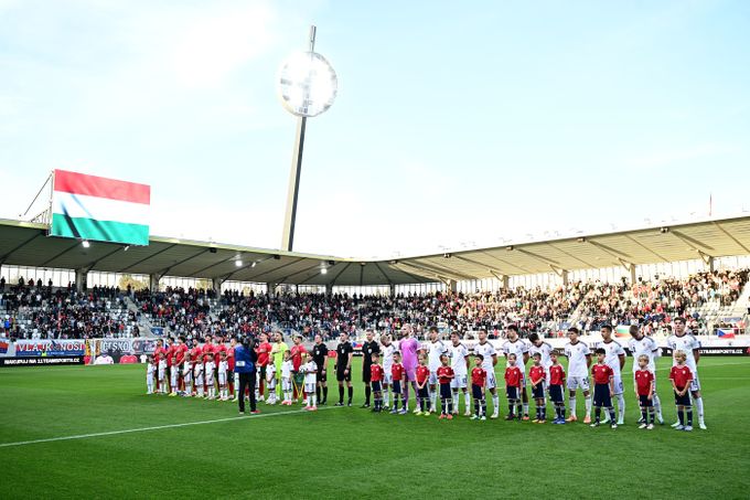 Trapas v Hradci. Bulharům svítila maďarská vlajka: Ani se nám neomluvili Trapas v Hradci. Bulharům svítila maďarská vlajka: Ani se nám neomluvili