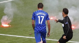 Světlice, dělbuch a bitky! Chorvaty proti Čechům zradili fanoušci