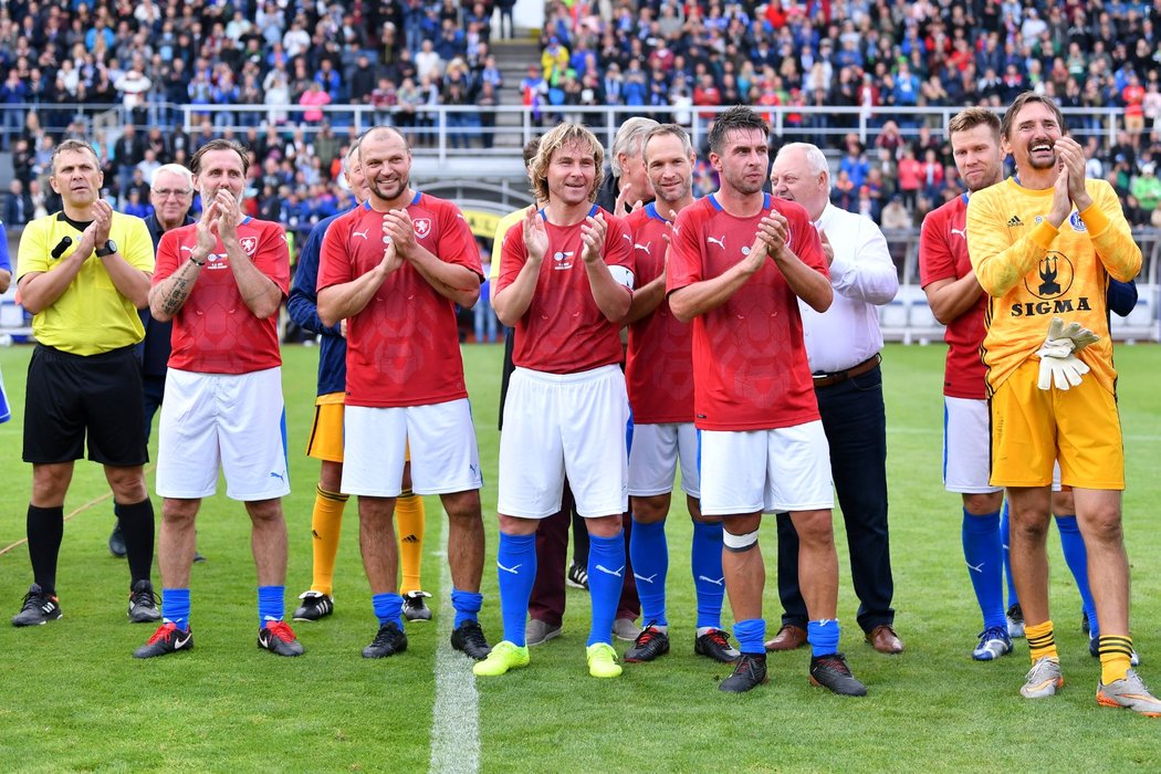 Legendární čeští fotbalisté při exhibičním utkání v Olomouci u příležitosti 100 let od založení klubu