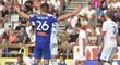 Martin Nešpor zvedá ruce v souboji Olomouci s Ostravou