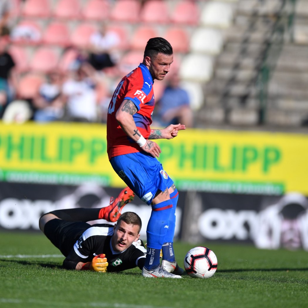 Erik Pačinda střílí gól v duelu Plzně  Příbramí