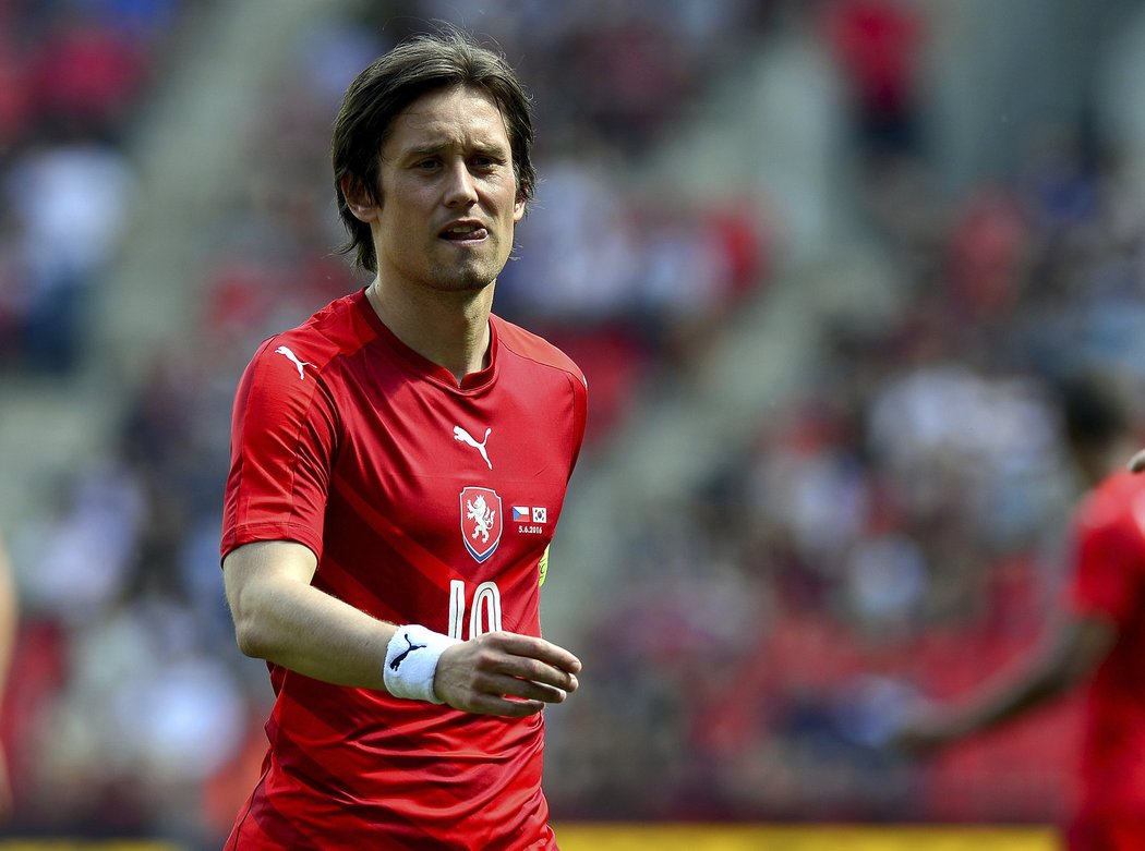 Záložník Tomáš Rosický v utkání s Jižní Koreou