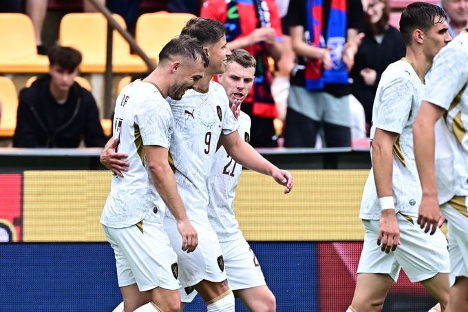 ONLINE: Česko - Kosovo 2:0. Hložkova paráda, hezky prostřelil brankáře ONLINE: Česko - Kosovo 2:0. Hložkova paráda, hezky prostřelil brankáře