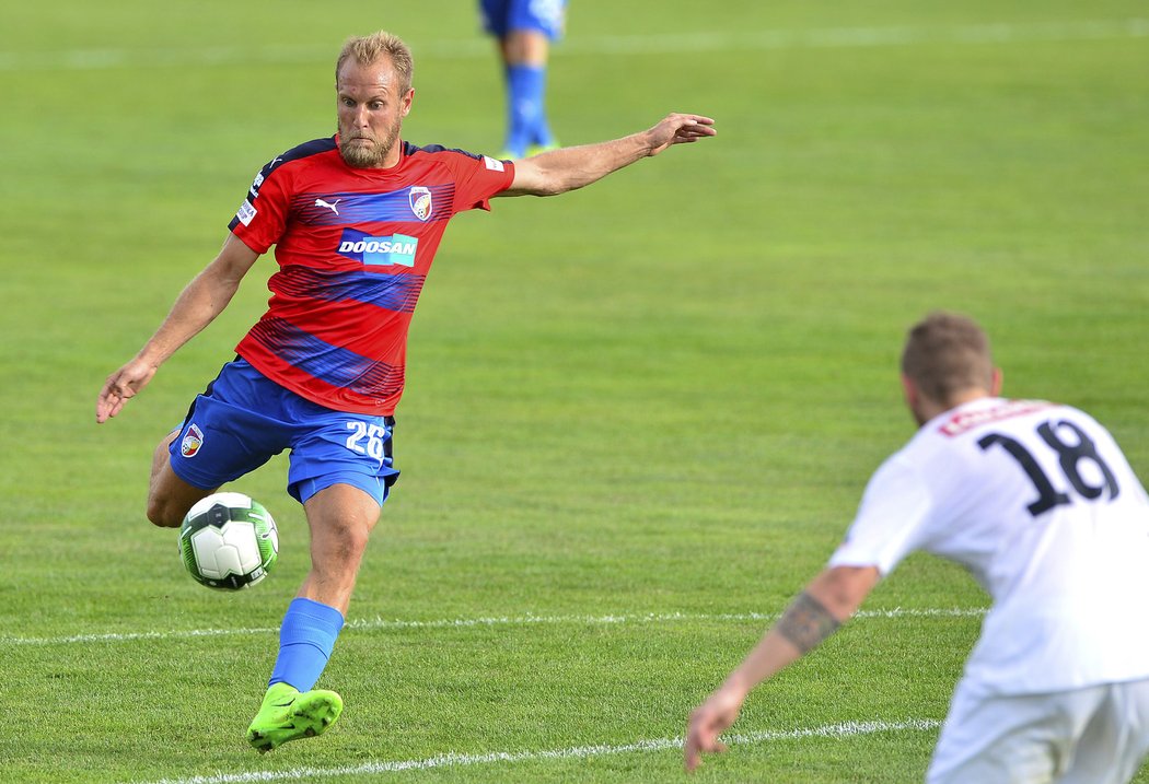 Daniel Kolář střílí v zápase proti Ústí nad Labem