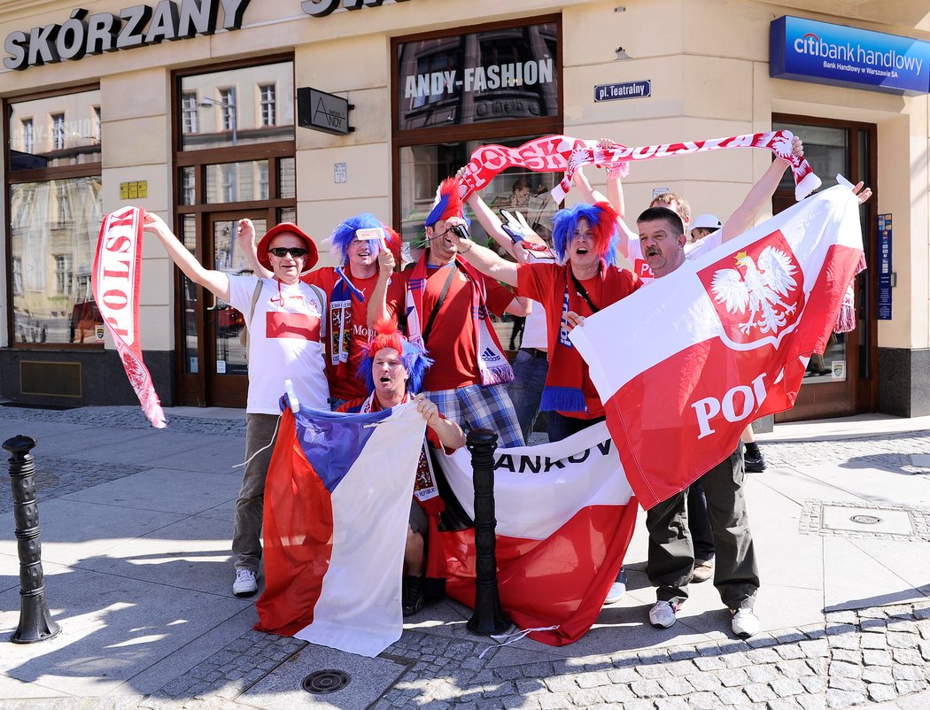 Čeští a polští fanoušci před vzájemným utkáním ve Wroclawi