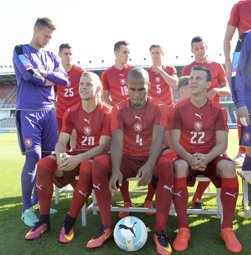 Český tým měl po středečním vítězném zápase důvody k úsměvům.