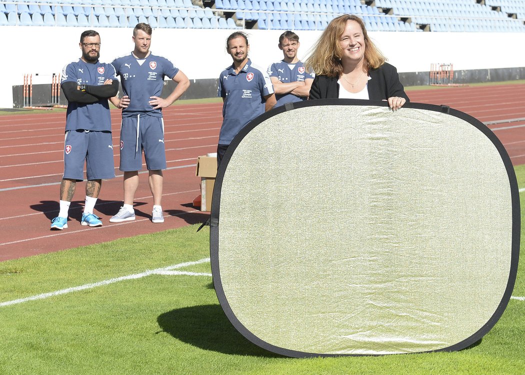 Přípravy na focení českých fotbalistů jsou v plném proudu