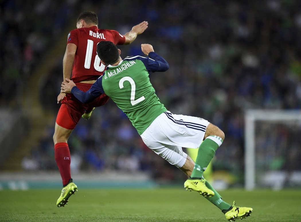 Conor McLaughlin po souboji s Janem Bořilem skončil v péči lékařů