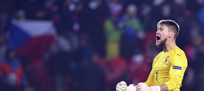 Radostné emoce Tomáše Vaclíka po vítězství nad Slovenskem, český gólman k němu přispěl čistým kontem