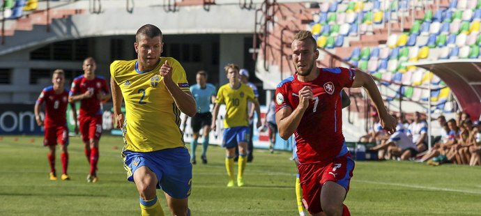 Mladí čeští fotbalisté si na úvod poradili s nebezpečnými Švédy