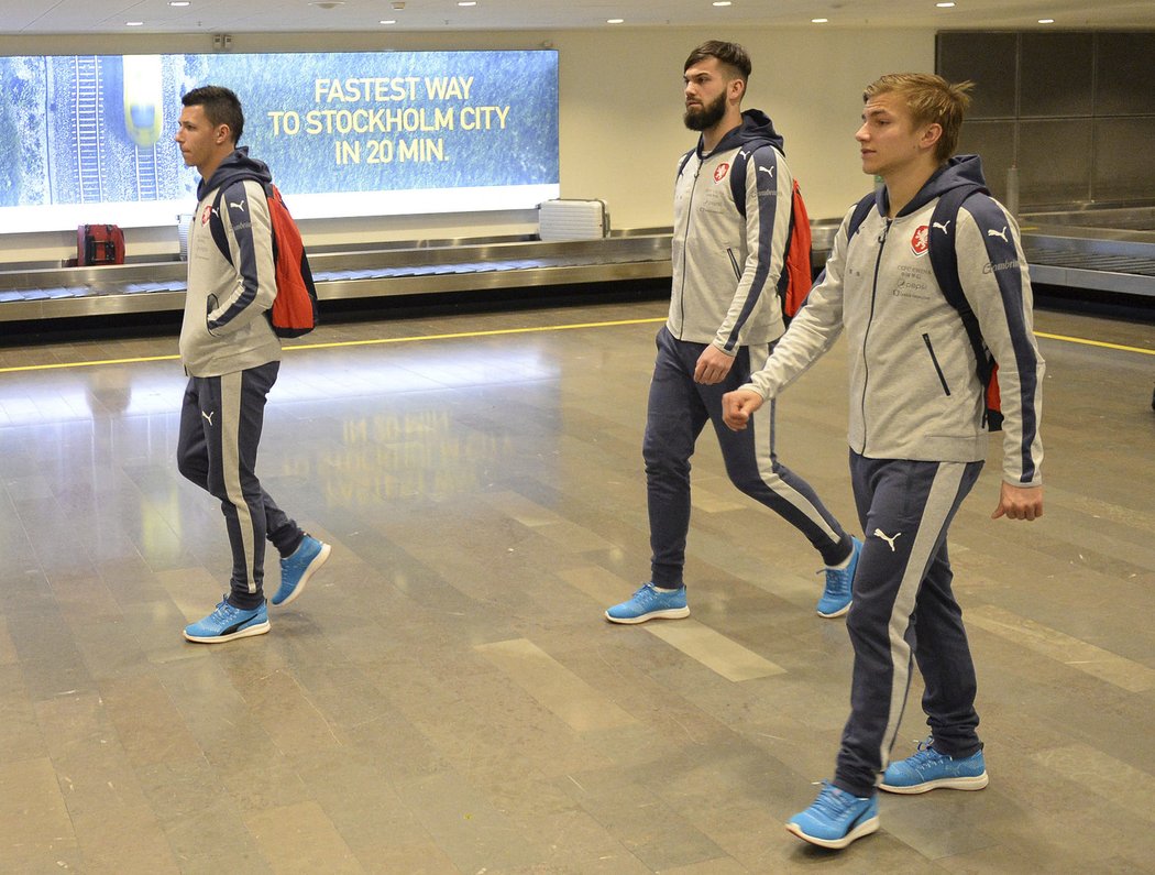 Čeští fotbalisté dorazili do Švédska, kde je čeká zápas s domácím výběrem