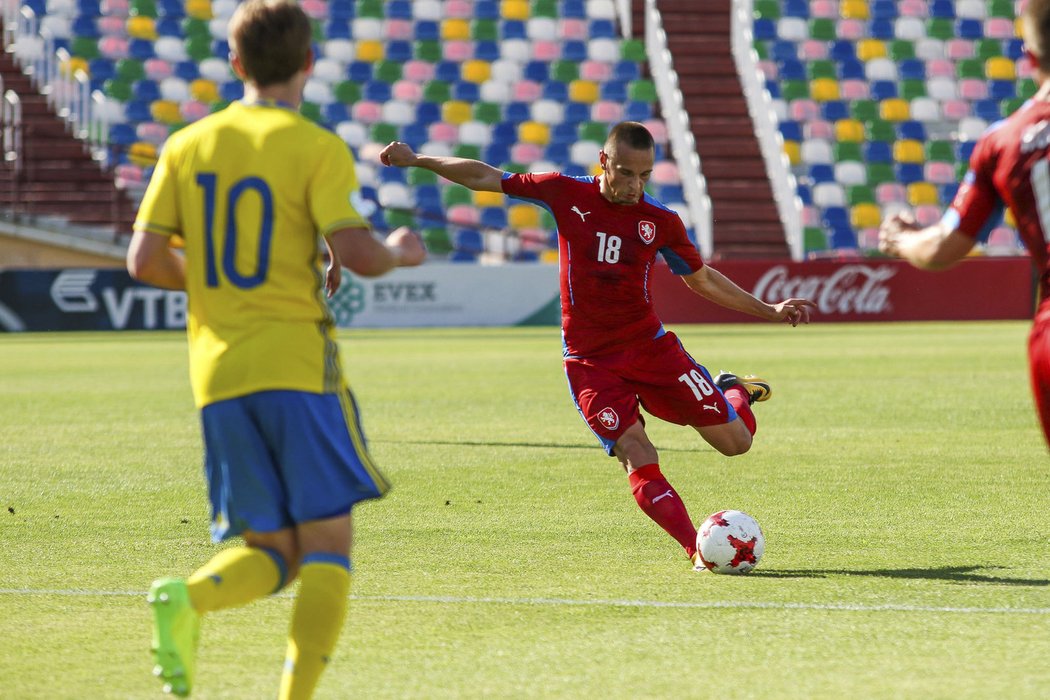 Mladí čeští fotbalisté si na úvod poradili s nebezpečnými Švédy