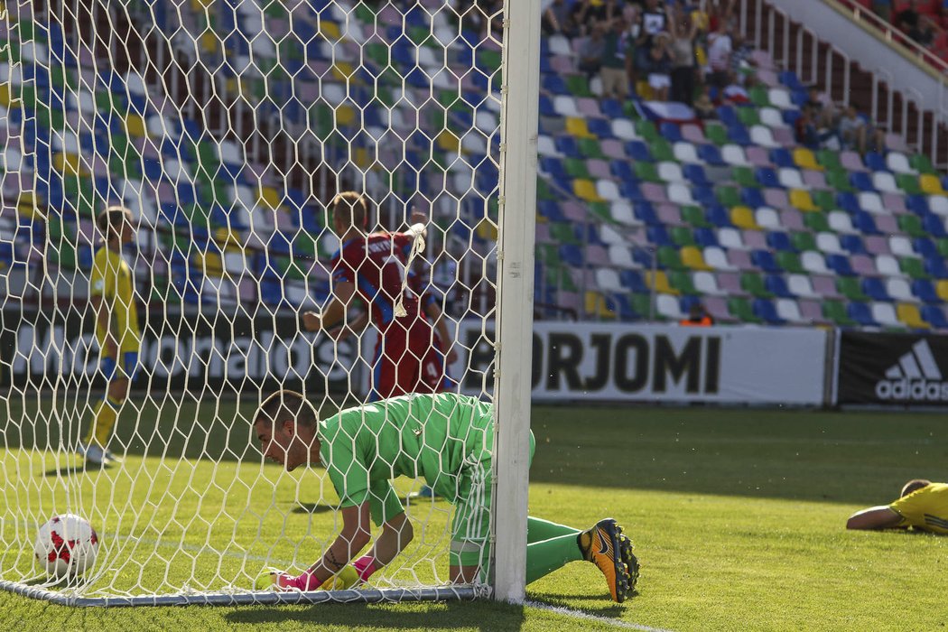 Mladí čeští fotbalisté si na úvod poradili s nebezpečnými Švédy