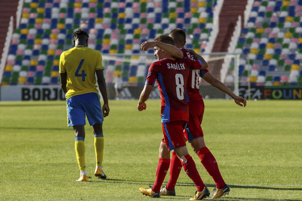 Mladí čeští fotbalisté si na úvod poradili s nebezpečnými Švédy