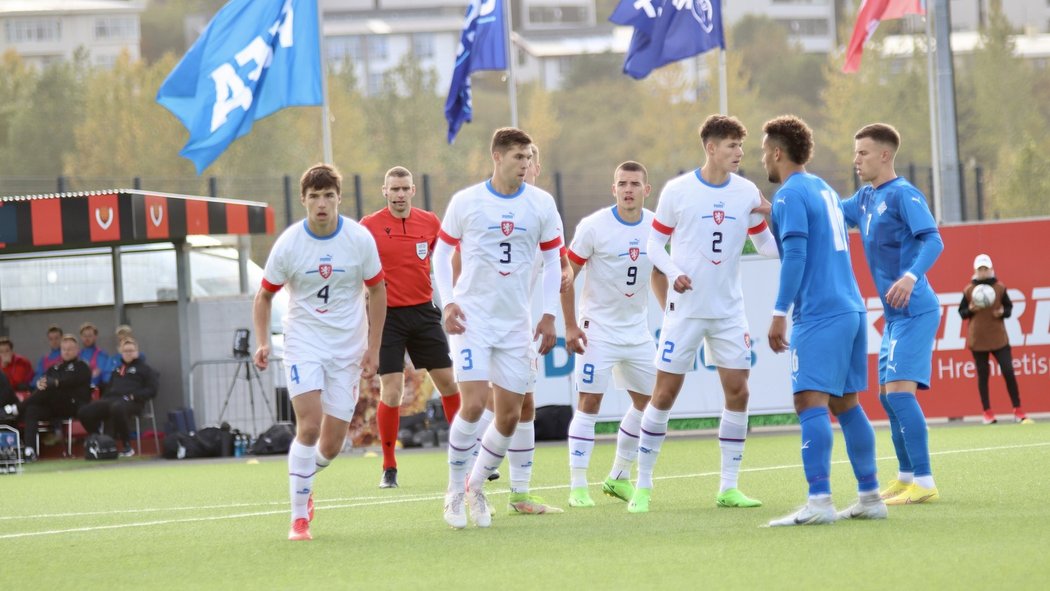 Čeští mladíci v zápase s Islandem