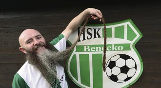 Fotbalista s nejdelšími vousy! Hvězda Benecka se neholí už 14 let