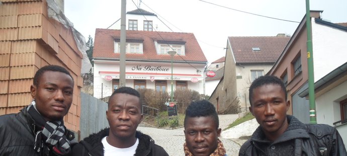 Čtyři mladíci z Pobřeží slonoviny hledají fotbalové štěstí v Třebíči.