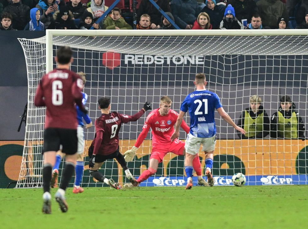Olomouc - Sparta 0:1. Vydřená výhra na Hané. Pražany zachránil Rrahmani v závěru Olomouc - Sparta 0:1. Vydřená výhra na Hané. Pražany zachránil Rrahmani v závěru