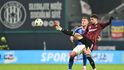 Útočník Sparty Albion Rrahmani během duelu s Olomoucí