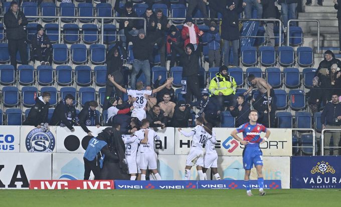 Slovácko - Plzeň 3:0. Skuhravého tým šokoval Viktorii! Gól dal i Petržela, neslavil Slovácko - Plzeň 3:0. Skuhravého tým šokoval Viktorii! Gól dal i Petržela, neslavil