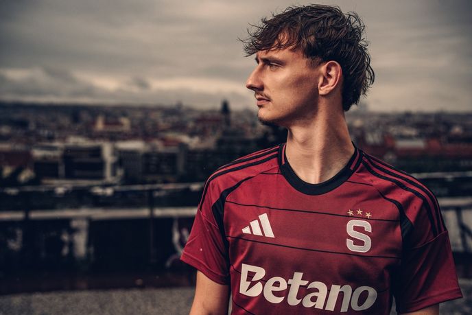 Slovenský záložník Dominik Hollý vyhlíží novou výzvu ve Spartě Slovenský záložník Dominik Hollý vyhlíží novou výzvu ve Spartě