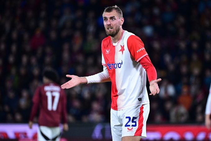 Neshoda ve Slavii. V klubu řeší osud Chorého, ve hře je šokující návrat Neshoda ve Slavii. V klubu řeší osud Chorého, ve hře je šokující návrat