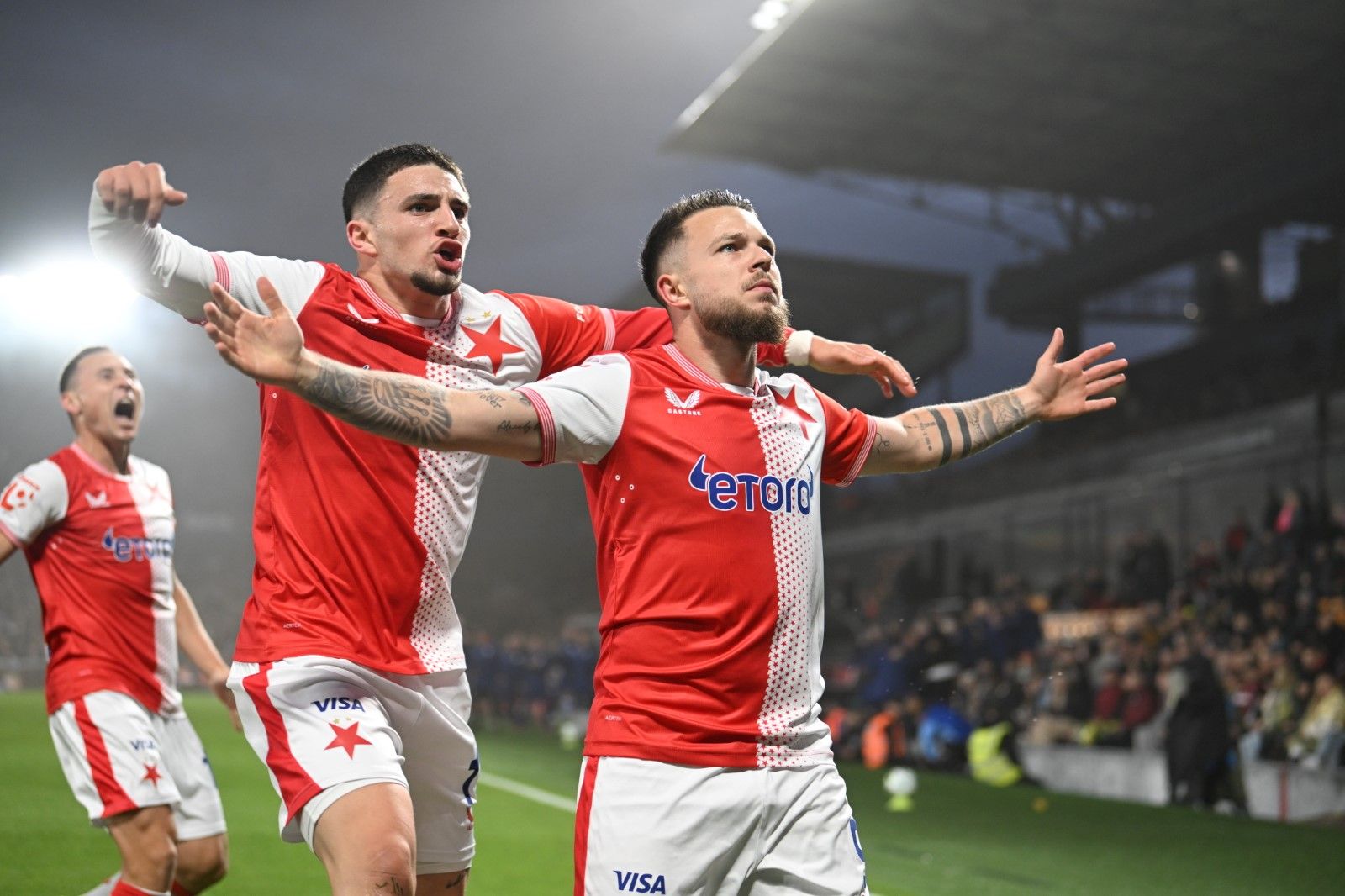 Vasil Kušej a Christos Zafeiris se radují z úvodní branky derby na hřišti Sparty Vasil Kušej a Christos Zafeiris se radují z úvodní branky derby na hřišti Sparty