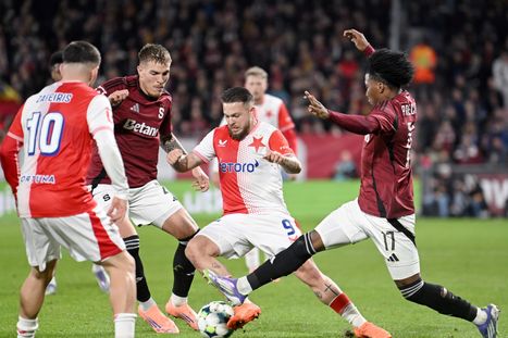 Obrázek: Pořádný fotbal ještě Slavii na jaře nepohladil, Sparta musí v derby běhat