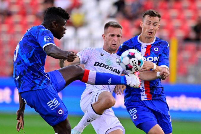 Plzeň na Artisu: Pojezný zase plaval, Červovi nahrál drn a VAR štval domácí Plzeň na Artisu: Pojezný zase plaval, Červovi nahrál drn a VAR štval domácí