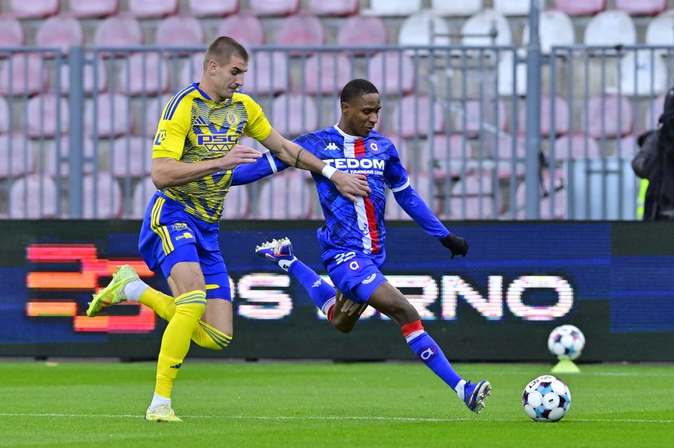 ONLINE: Zlín vede nad Artisem. Liberec hraje v Pardubicích a Slovácko hostí Teplice ONLINE: Zlín vede nad Artisem. Liberec hraje v Pardubicích a Slovácko hostí Teplice